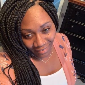 Meet your Posher, Felisha